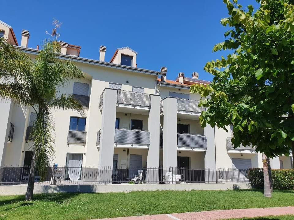 Casa Di Clara Apartman San Bartolomeo al Mare Kültér fotó